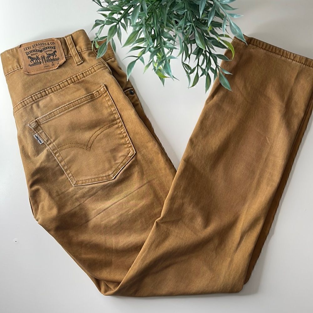Levi’s 511 slim fit cotton khaki pants. Size 16 Regular. Slightly distressed